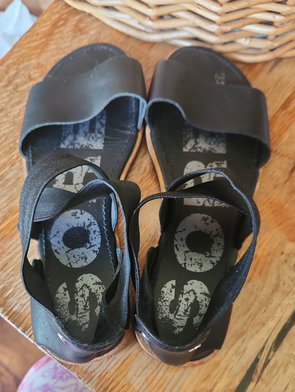 Sorel sz 9.5 Leather Stretch Sandals Strappy Gladiator Black Flats - Picture 4 of 11